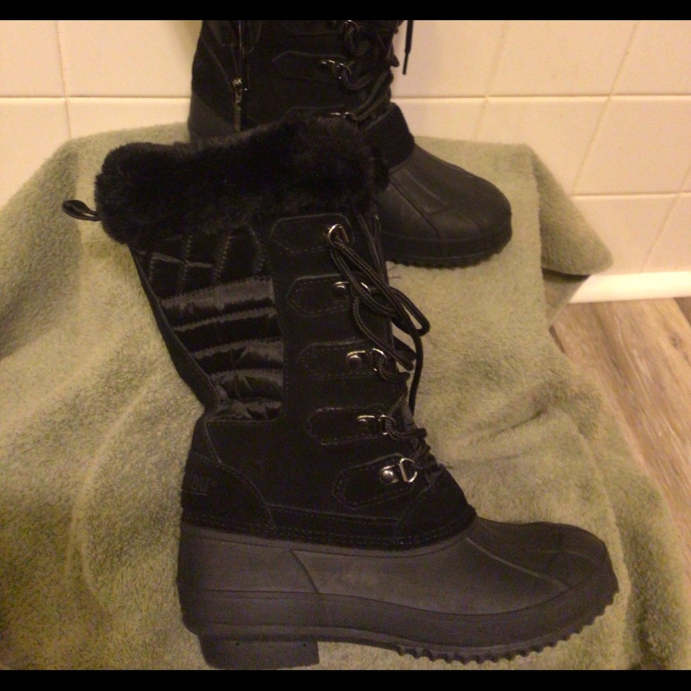 Khombu Women boots black Size 6